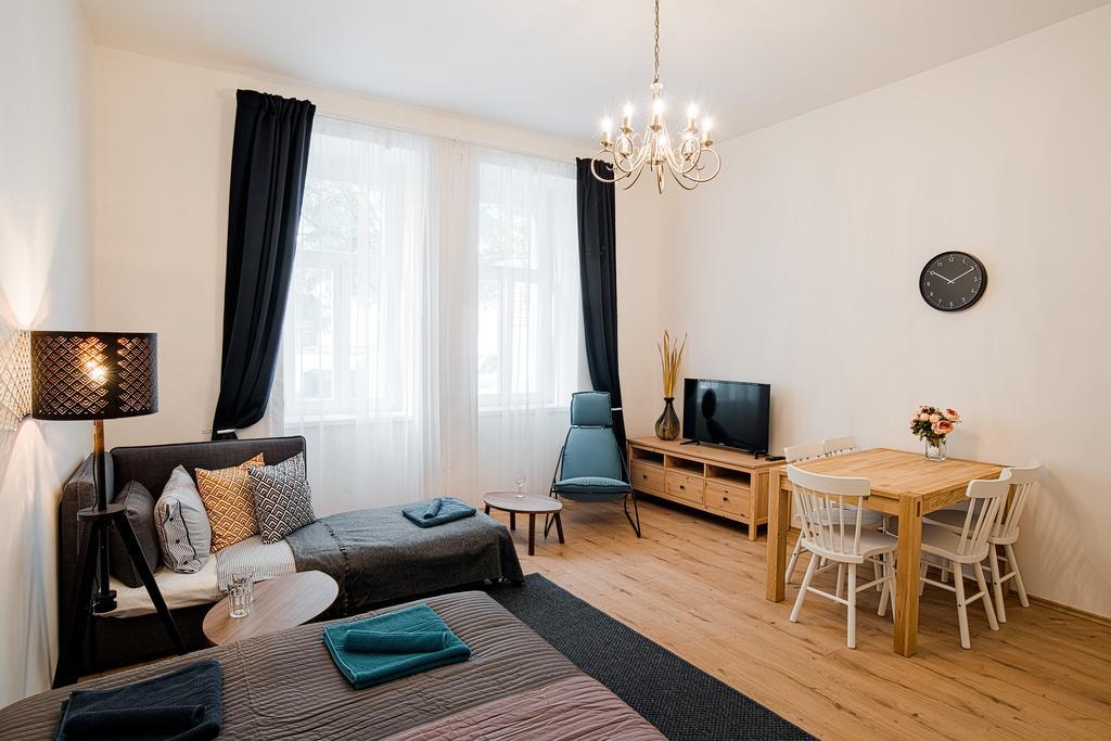 Apartment Gesse Brezinova Praha Bagian luar foto