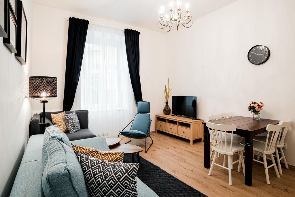 Apartment Gesse Brezinova Praha Bagian luar foto