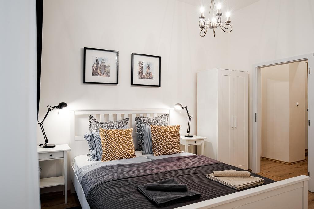 Apartment Gesse Brezinova Praha Bagian luar foto